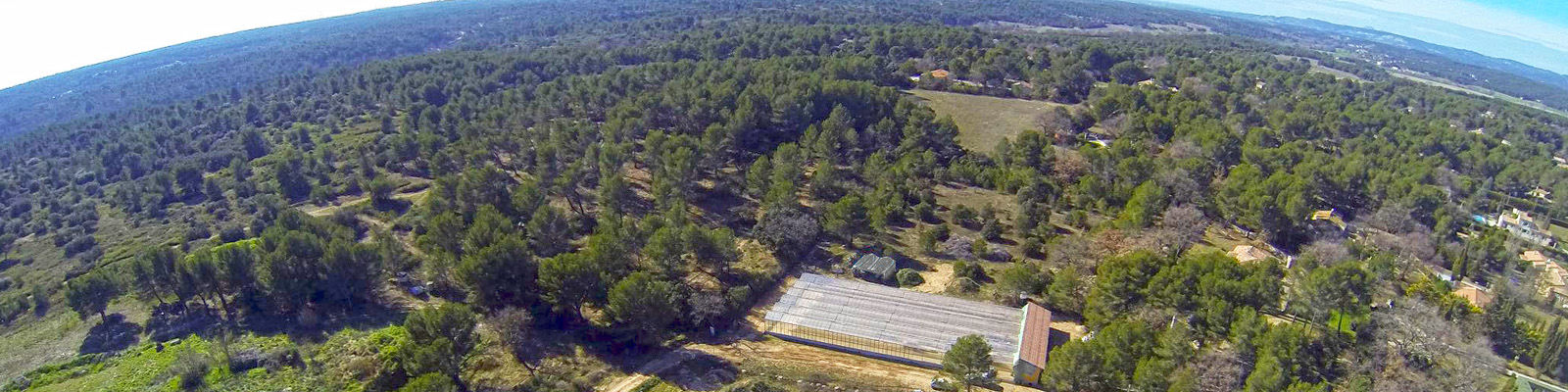 Vue aérienne de la ferme aquacole